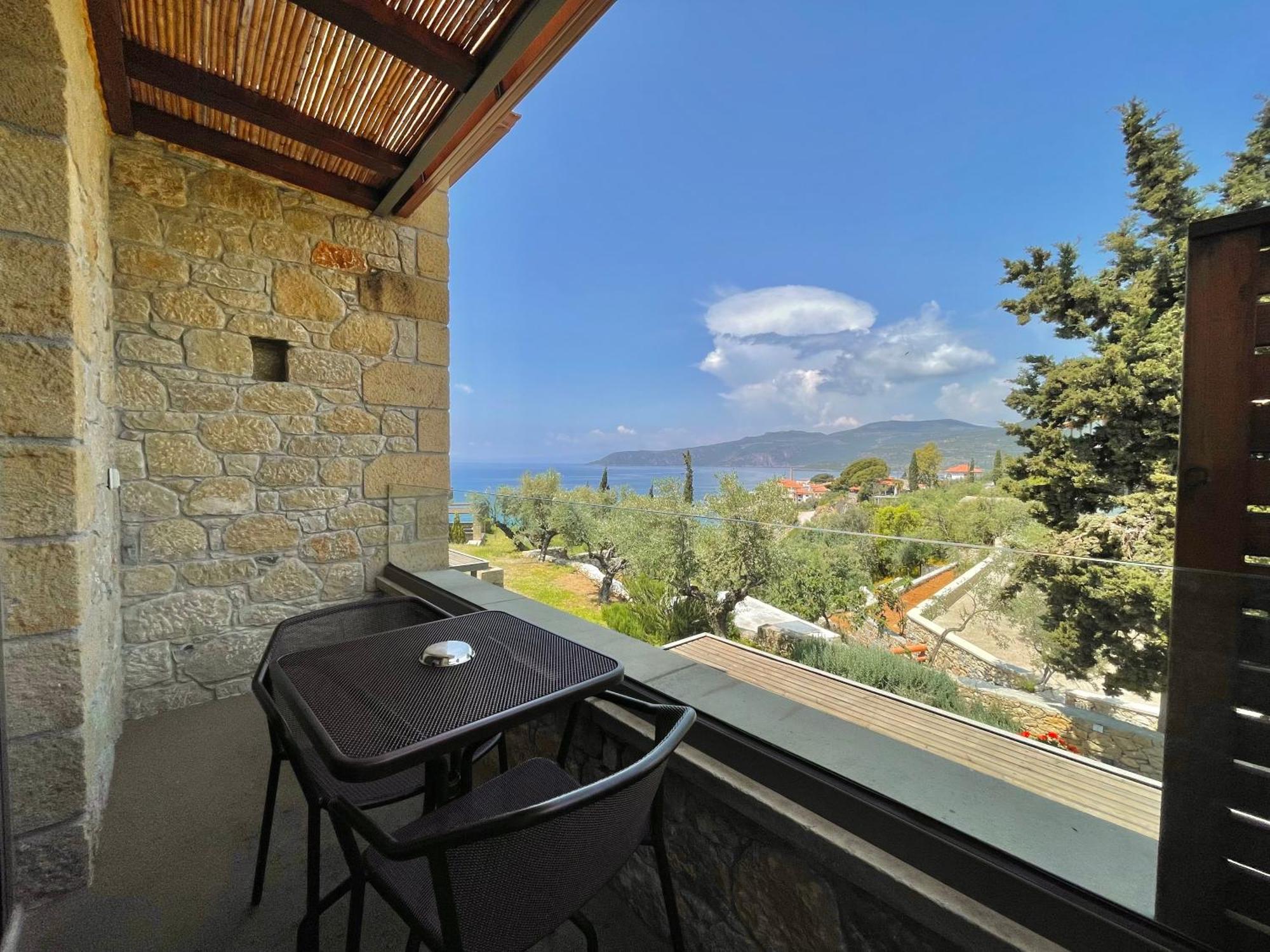 Diapori Suites Hotel Kardamyli Exterior photo