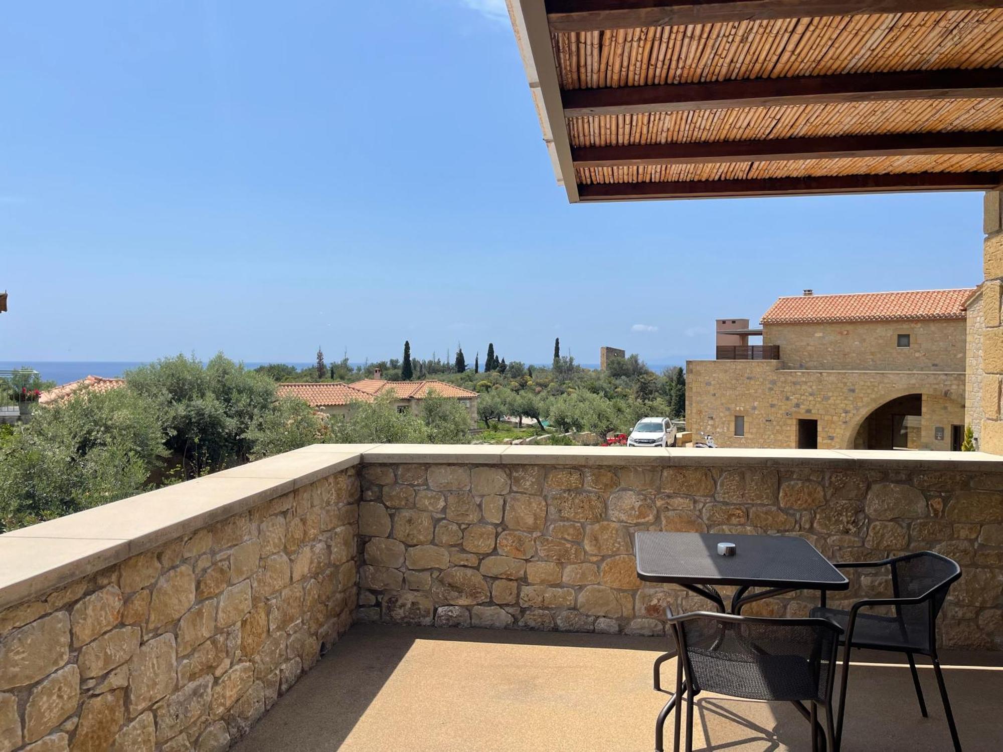 Diapori Suites Hotel Kardamyli Exterior photo