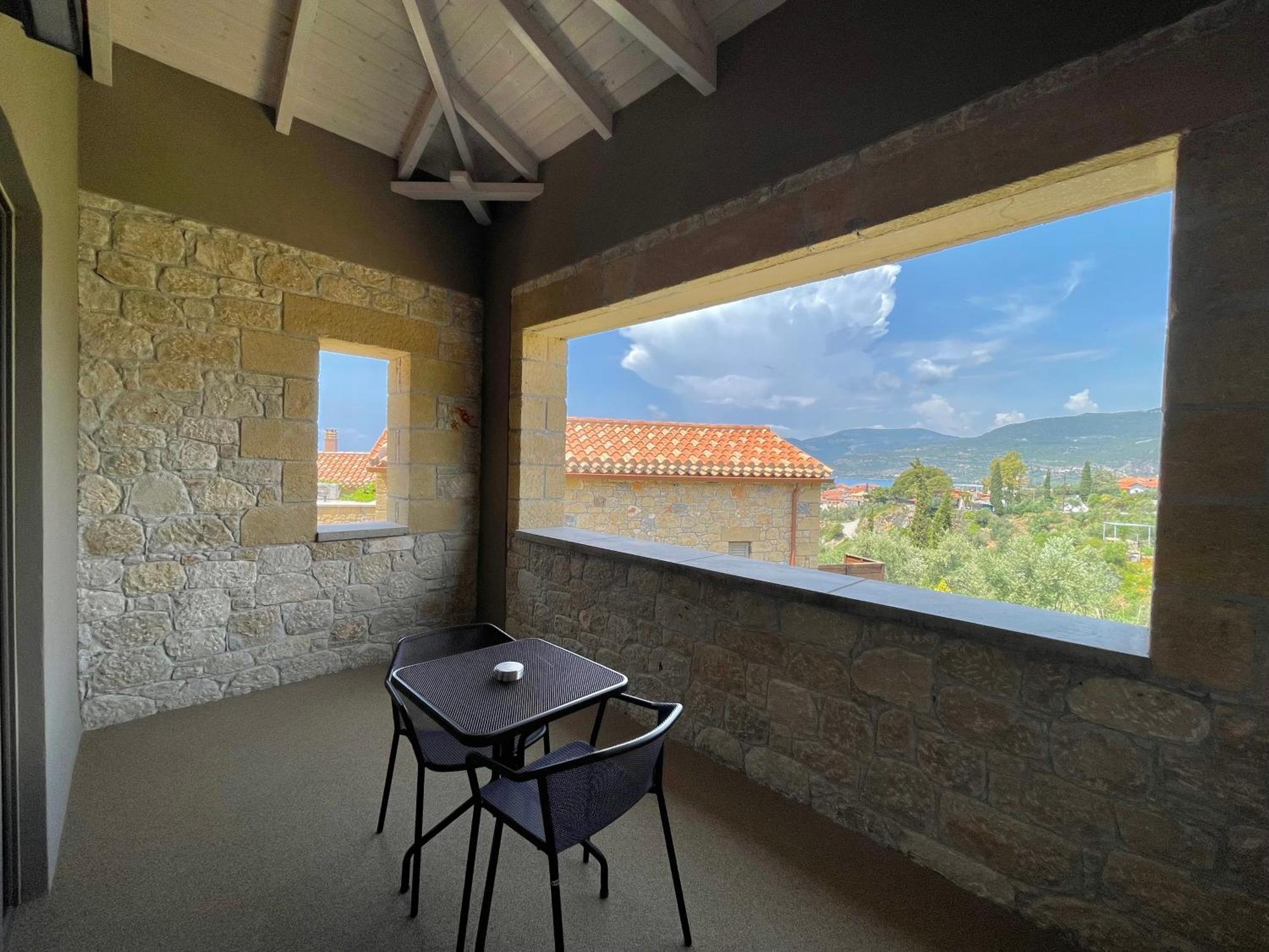 Diapori Suites Hotel Kardamyli Exterior photo